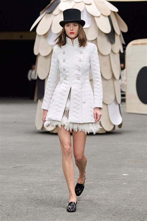 chanel couture runway|Chanel runway looks.